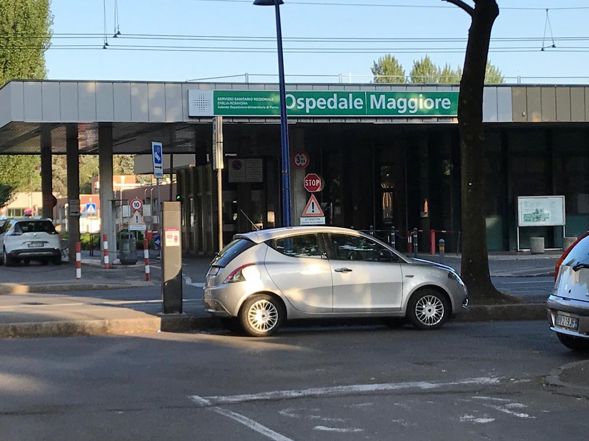 Affittacamere Room Ospedale Maggiore Parma Exterior photo